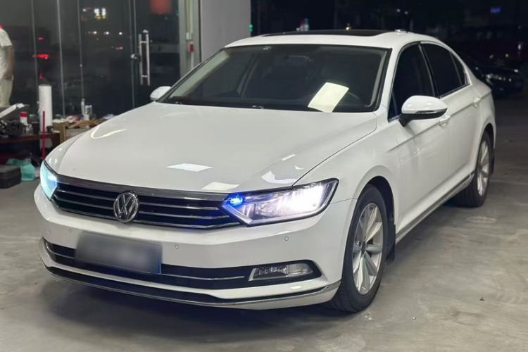 Used Volkswagen Magotan 2017 330TSI DSG Leading Model
