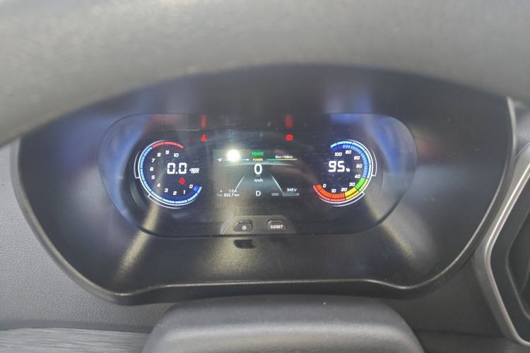 Used Chana Ruixing EM80 2024 Comfort-Style 6-Seater 41.86 kWh
