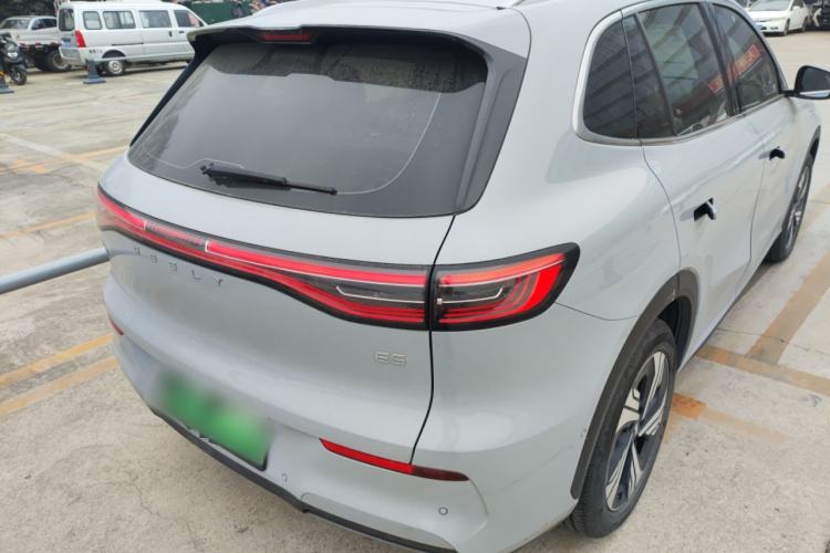 Used  E5 2024 530km Starship Edition
