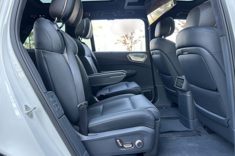 Used Lynk & Co 900 2025 1.5T Ultra
