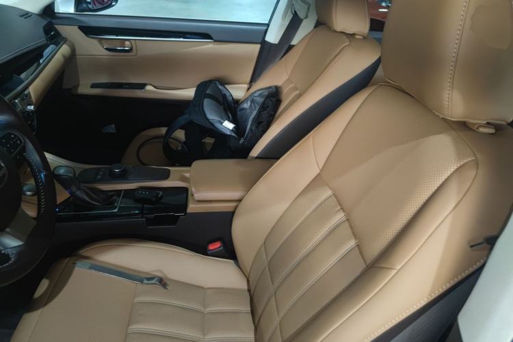 Used Lexus ES 2015 300h Comfort Edition