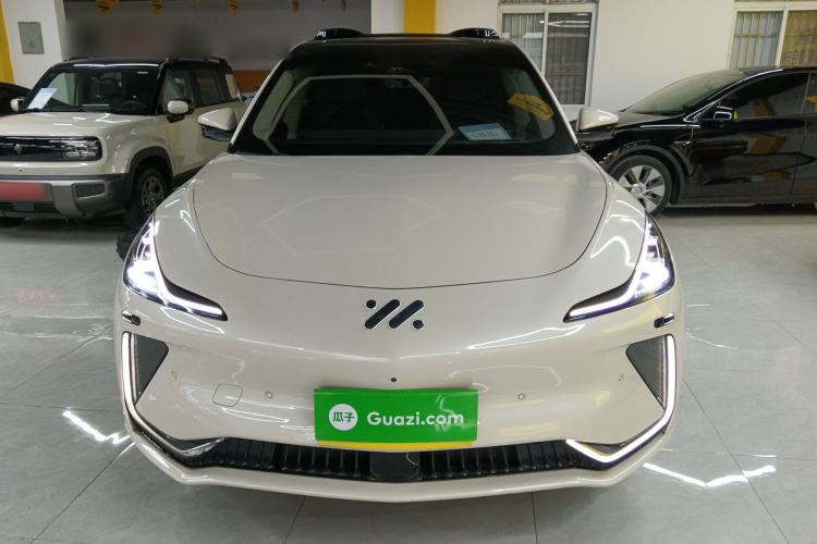 Used  LS7 2023 100kWh Lux All-Wheel-Drive Version
