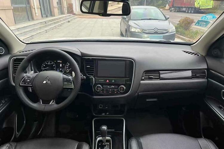 Used Mitsubishi Outlander 2018 2.4L 4x4 Elite Edition 5 Seats
