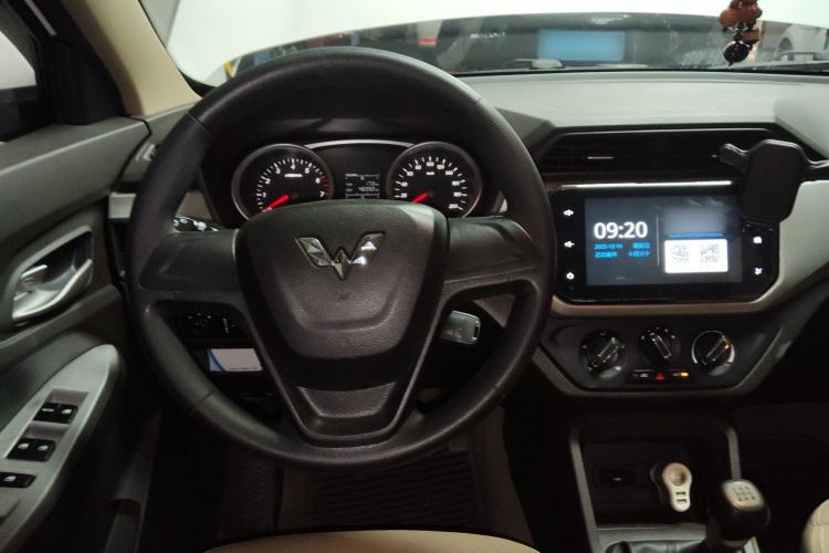 Used Wuling Hongguang 2018 1.5L S Comfort Model L2B
