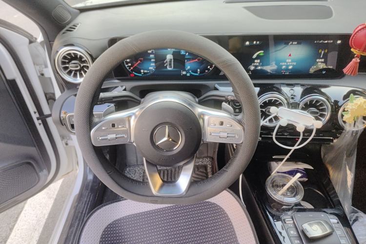 Used Mercedes-Benz A-Class 2022 Revised Version A 200 L Sport Sedan Fashionable Style