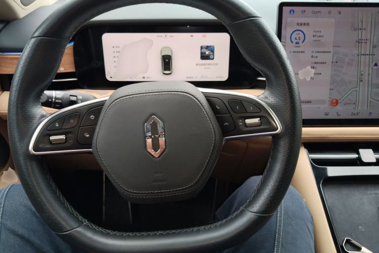 Used Hima AITO M5 2023 Extended-Range Four-Wheel Drive Intelligent Driving Version
