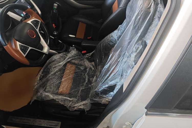 Used BYD Yuan 2017 1.5L Manual with Panoramic Sunroof
