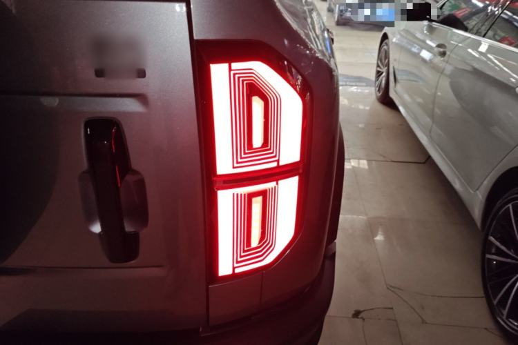 Used  Leopard 5 2023 Navigator Edition
