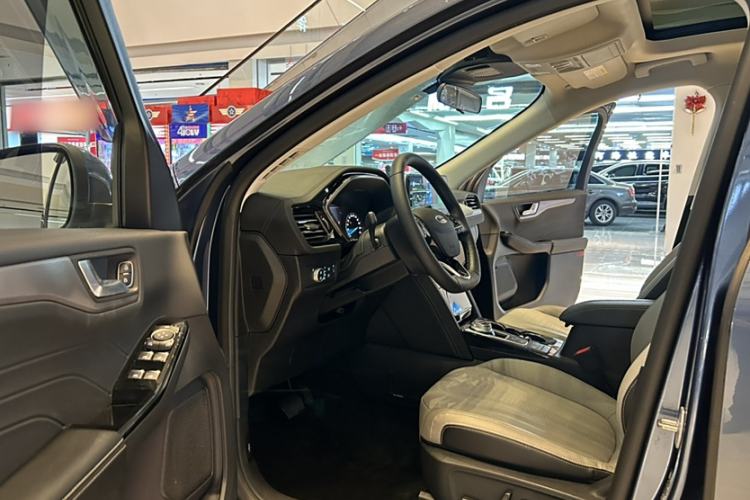 Used Ford Escape 2020 EcoBoost 245 Two-Wheel-Drive Titanium Edition
