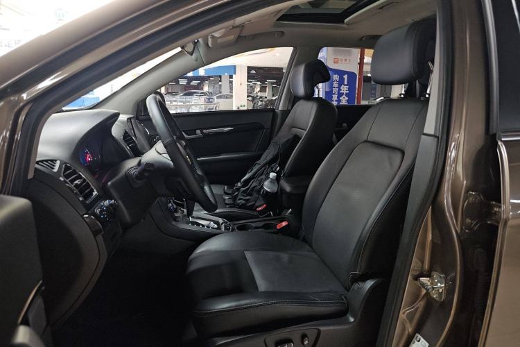 Used Chevrolet Captiva 2015 2.4L 4x4 Flagship Edition 7-Seater
