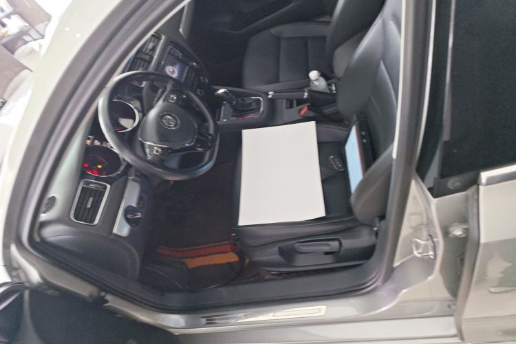 Used Volkswagen Sagitar 2017 180TSI Automatic Luxury Edition
