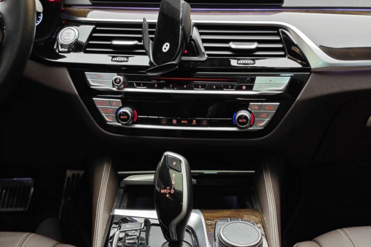 Used BMW 5 Series 2019 Facelifted 525Li Luxury Package
