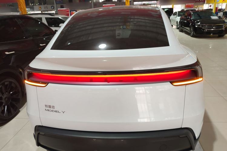 Used Tesla Model Y 2025 Rear-Wheel-Drive Version