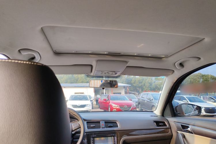 Used Volkswagen Cross Lavida 2014 1.4TSI DSG
