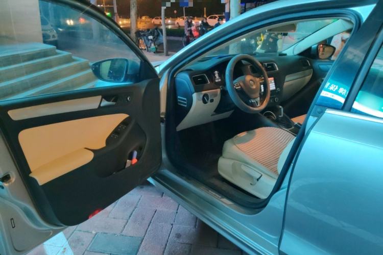 Used Volkswagen Sagitar 2014 Revised Version 1.4TSI Automatic Luxury Edition
