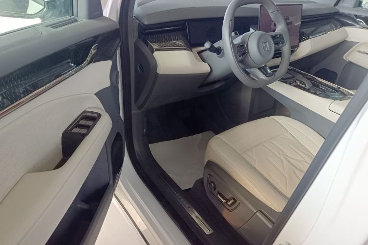 Used Zeekr 009 2024 Six-Seat Executive Version 4WD 108 kWh