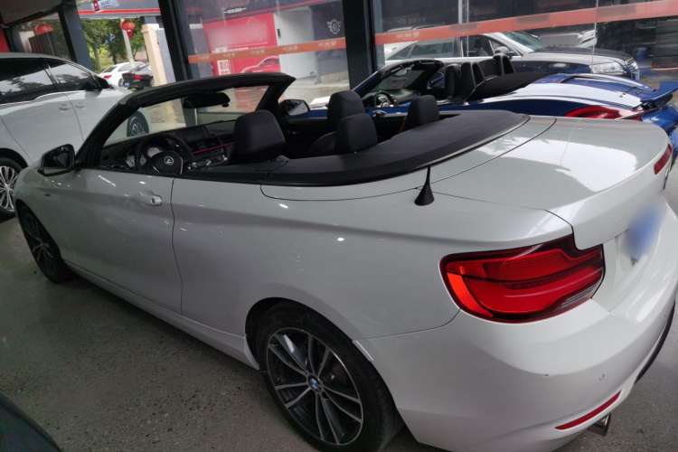 Used BMW 2 Series 2018 220i Convertible Coupe Sports Design Package
