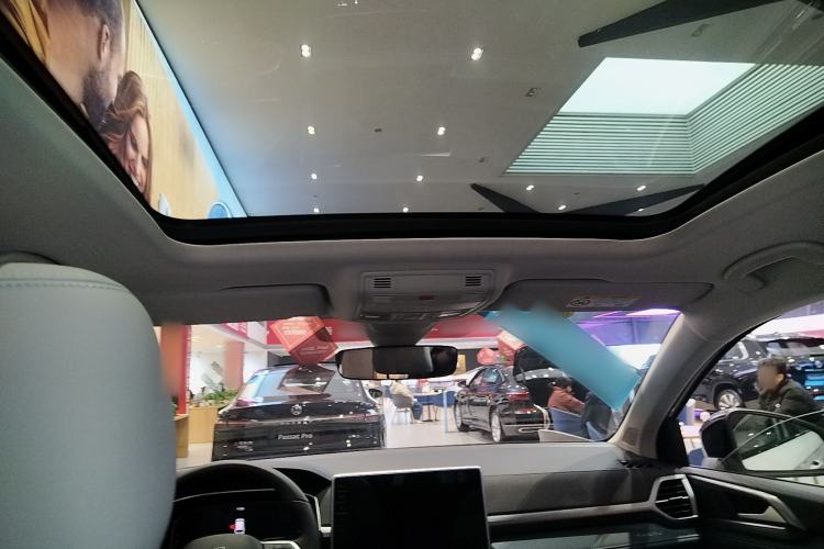 Used Volkswagen Tharu 2024 300TSI Two-Wheel-Drive Moon Luxury Edition
