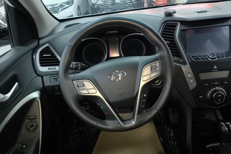 Used Hyundai Santa Fe 2013 2.4L Automatic Two-Wheel Drive Smart Version
