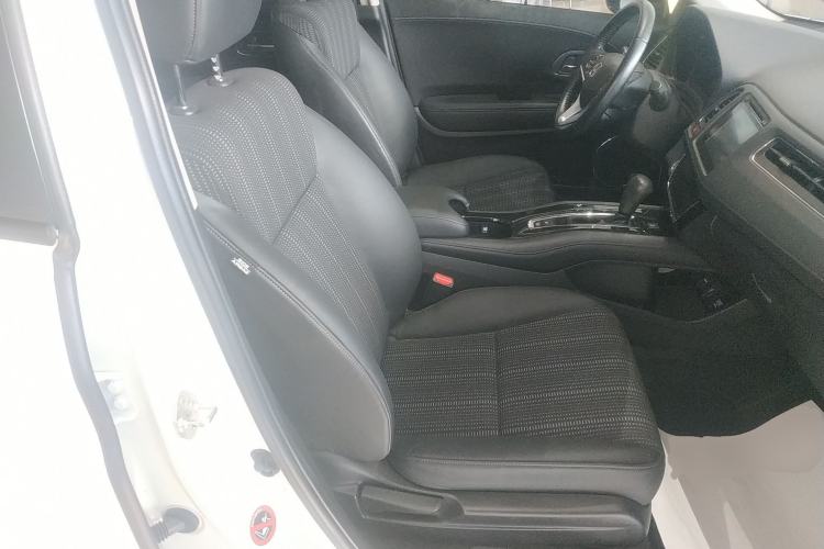 Used Honda Vezel 2015 1.8L CVT 2WD Luxury Model
