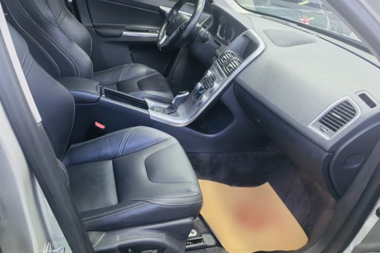 Used Volvo XC60 2017 T5 AWD Smart Upgrade Edition