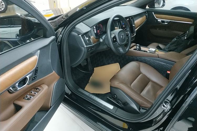 Used Volvo S90 2021 B5 Zhiyi Luxury Edition
