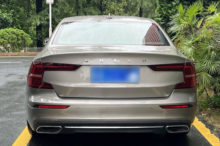 Used Volvo S60 2020 T4 Zhiyi Luxury Edition
