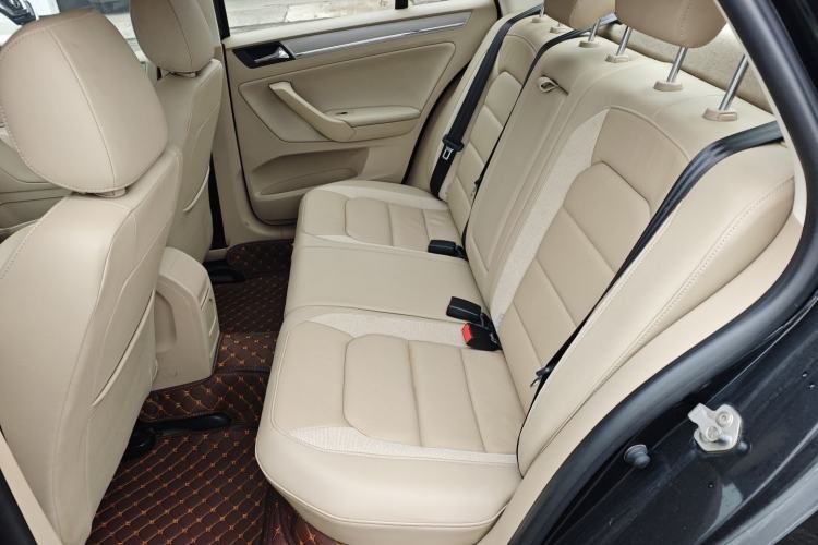 Used Volkswagen Bora 2015 Value Edition 1.6L Automatic Comfort Version
