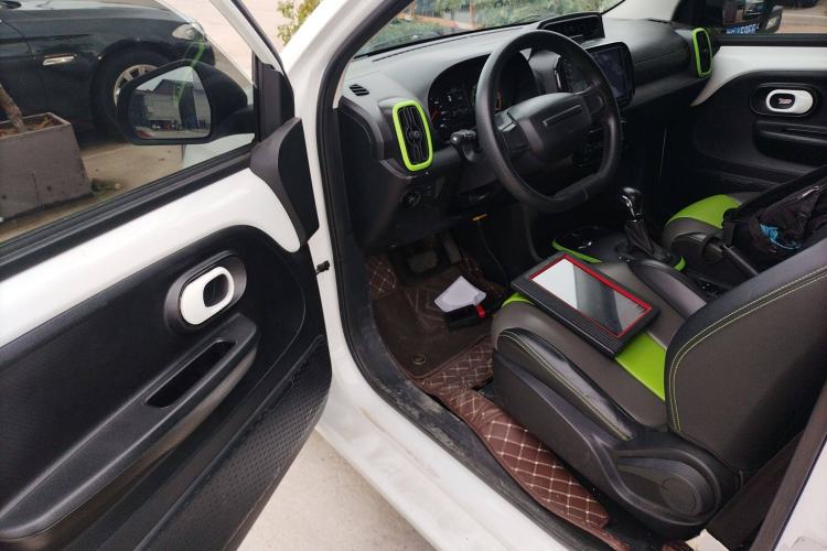 Used Roewe Clever 2021 302 km New Four-Seater Super-Efficient Version
