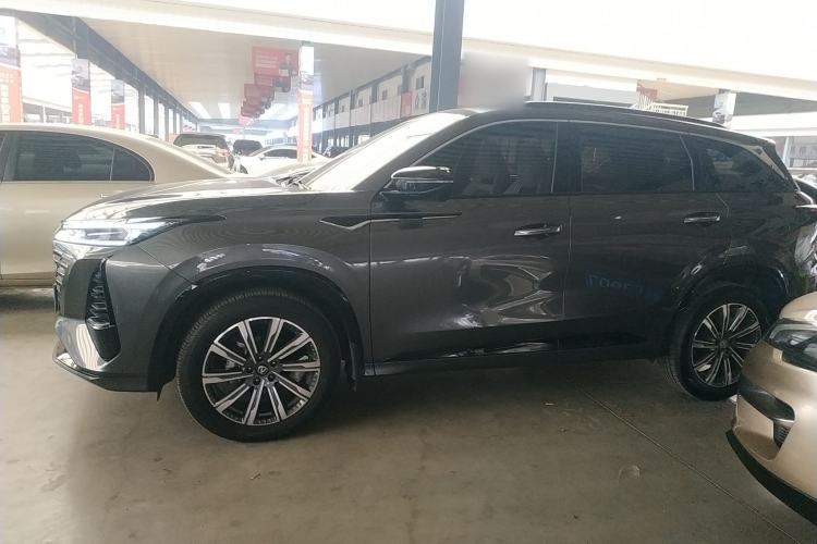 Used Changan CS75 PLUS 2024 3rd Generation Champion Edition 1.5T Intelligent Drive Dynamic Model
