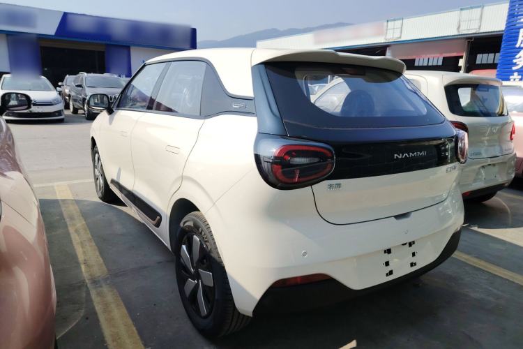 Used Dongfeng NAMMI 01 
