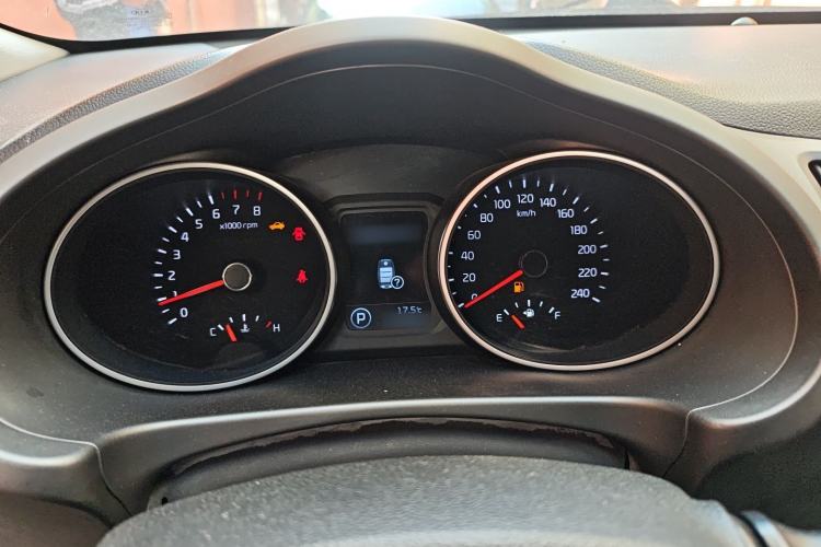 Used Kia Sportage R 2015 2.0L Automatic Two-Wheel Drive DLX Model
