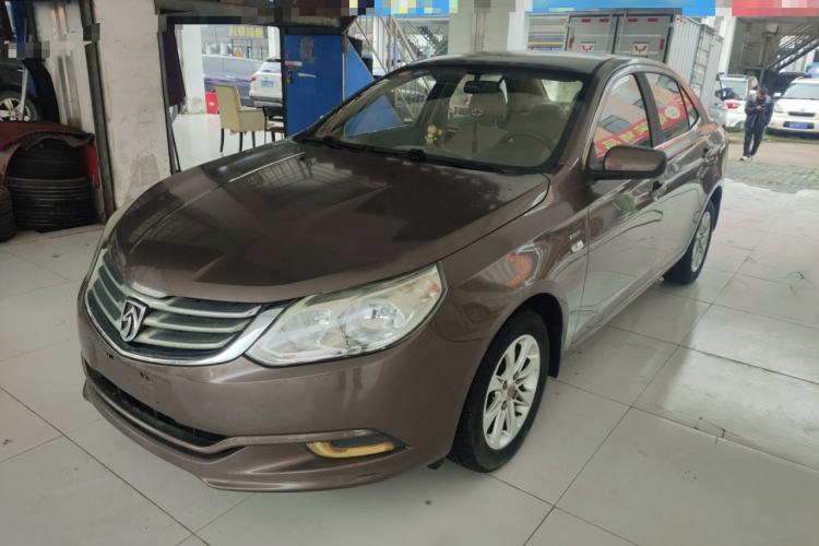 Used Baojun 630 2013 1.5L manual standard version