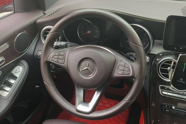Used Mercedes-Benz GLC 2019 GLC 260 4MATIC Luxury Model
