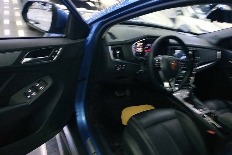 Used Roewe RX5 2016 20T Two-Wheel Drive Automatic Internet Smart Edition
