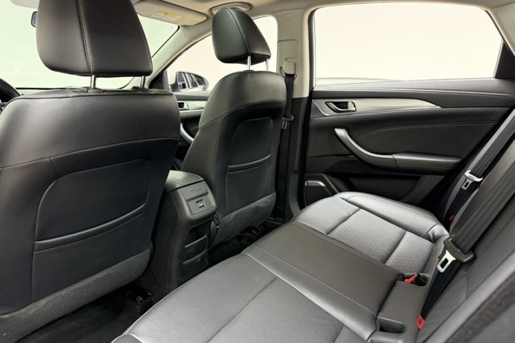 Used Changan Eado 2019 High-Energy Edition 1.6L GDI Manual Pioneer Model China VI Standard
