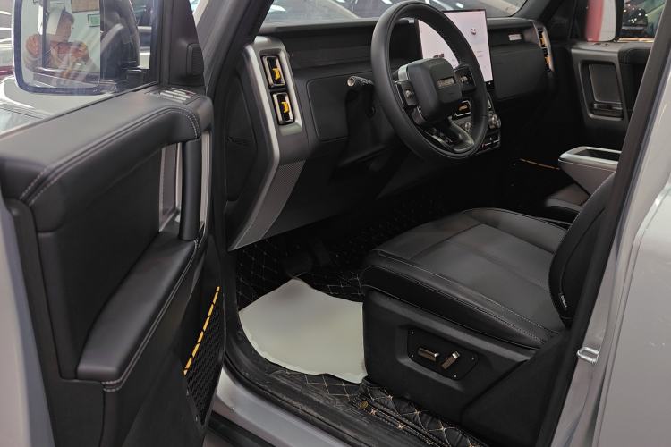 Used  V23 2025 501 Four-Wheel Drive Intelligent Driving Version