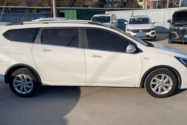 Used Baojun 310W 2017 1.5L Manual Fashion Model China V
