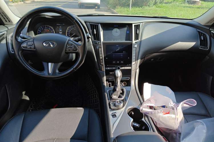 Used Infiniti Q50 2014 2.0T Comfort Edition