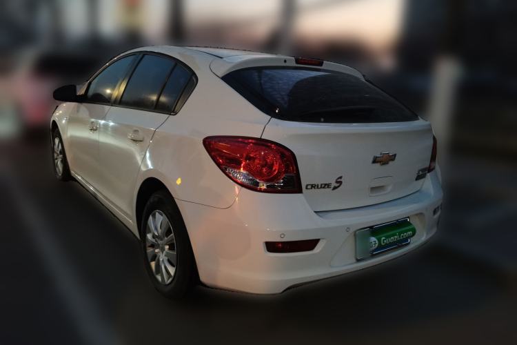 Used Chevrolet Cruze 2015 Hatchback 1.6L Manual Comfort Edition