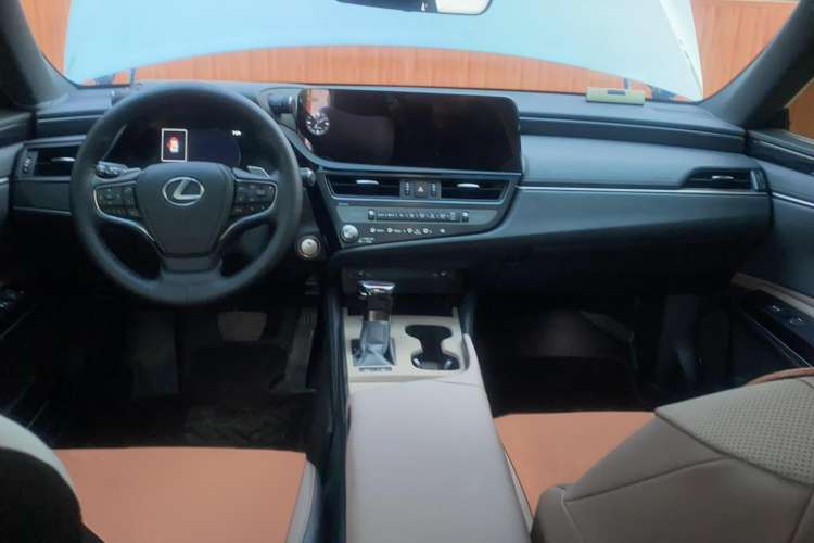 Used Lexus ES 2023 200 Excellence Edition
