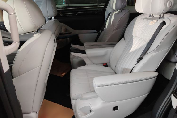 Used VOYAH Dream 2025 PHEV Four-Wheel-Drive Flagship Kunpeng Edition
