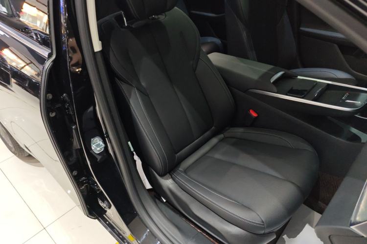 Used Buick LaCrosse 2025 28T Platinum Edition
