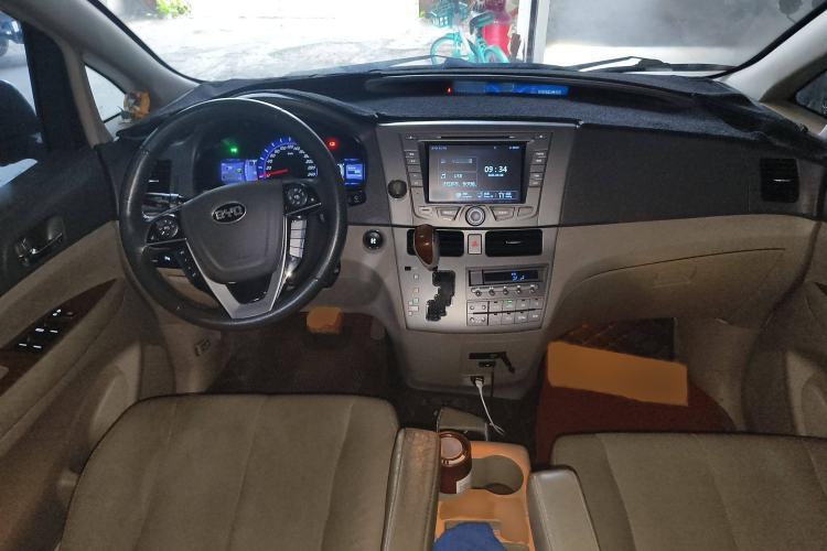 Used BYD M6 2013 2.4L Automatic Prestige Model
