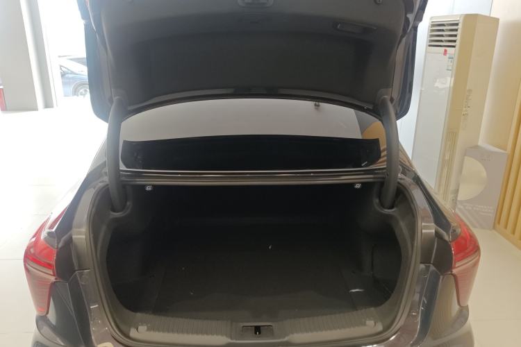 Used Hongqi H5 2023 2.0T Automatic Smart Connect Flagship Edition