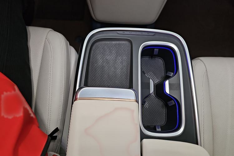 Used Buick Century 2023 2.0T Six-Seater Yinshi Edition
