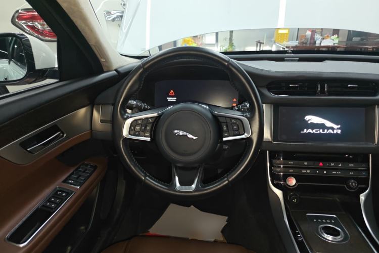 Used Jaguar XFL 2018 XFL 2.0T 250 PS Luxury Edition
