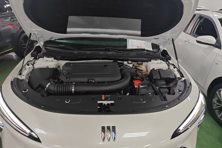 Used Buick LaCrosse 2025 28T Platinum Edition
