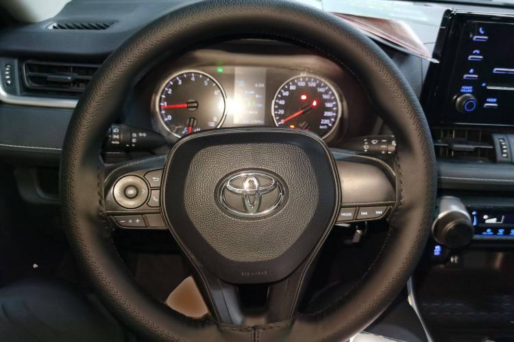 Used Toyota Wildlander 2022 Updated Version 2.0L CVT Two-Wheel Drive Leading Edition

