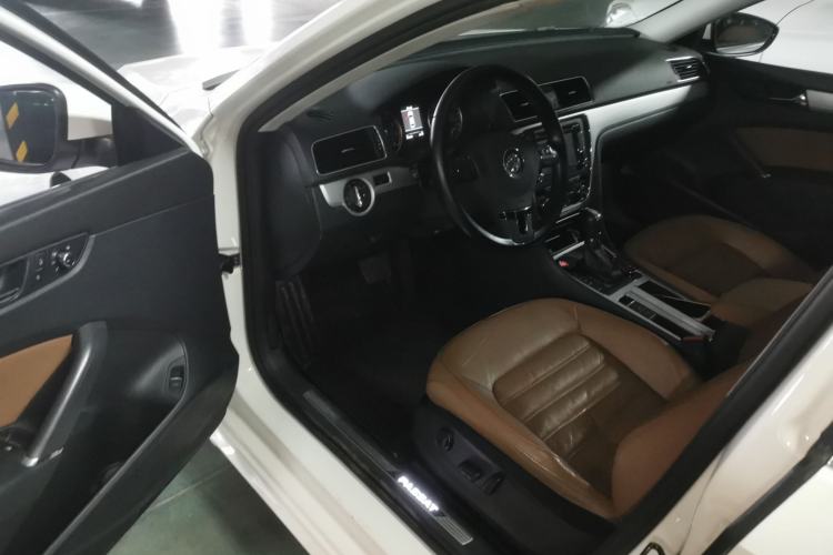 Used Volkswagen Passat 2014 1.8TSI DSG Prestige Navigation Edition
